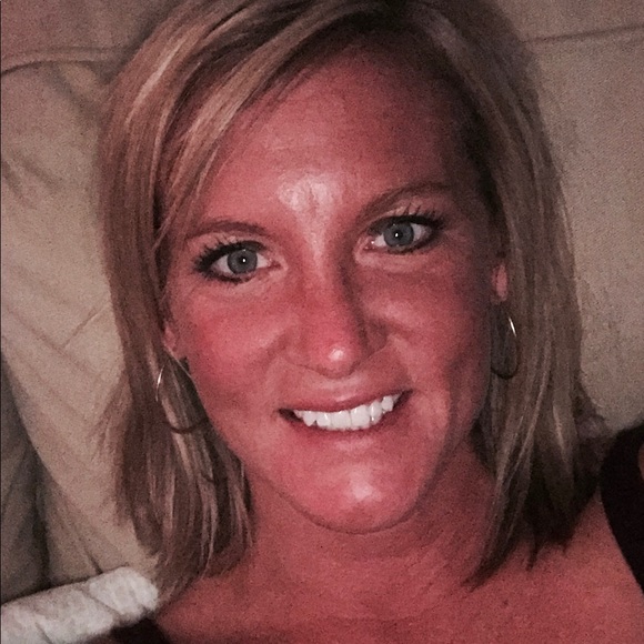 Meet your Posher, Ashley - Picture 1 of 1